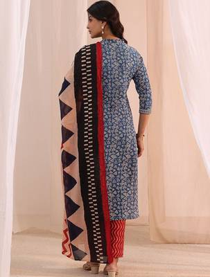 women geometric printed kurta with trousers & dupatta 3