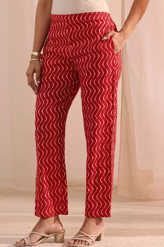 women geometric printed kurta with trousers & dupatta