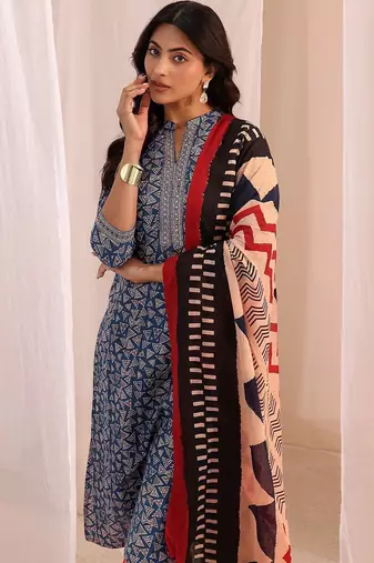 women geometric printed kurta with trousers & dupatta