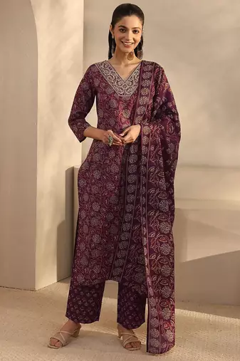 women floral printed regular kurta with trousers & with dupatta