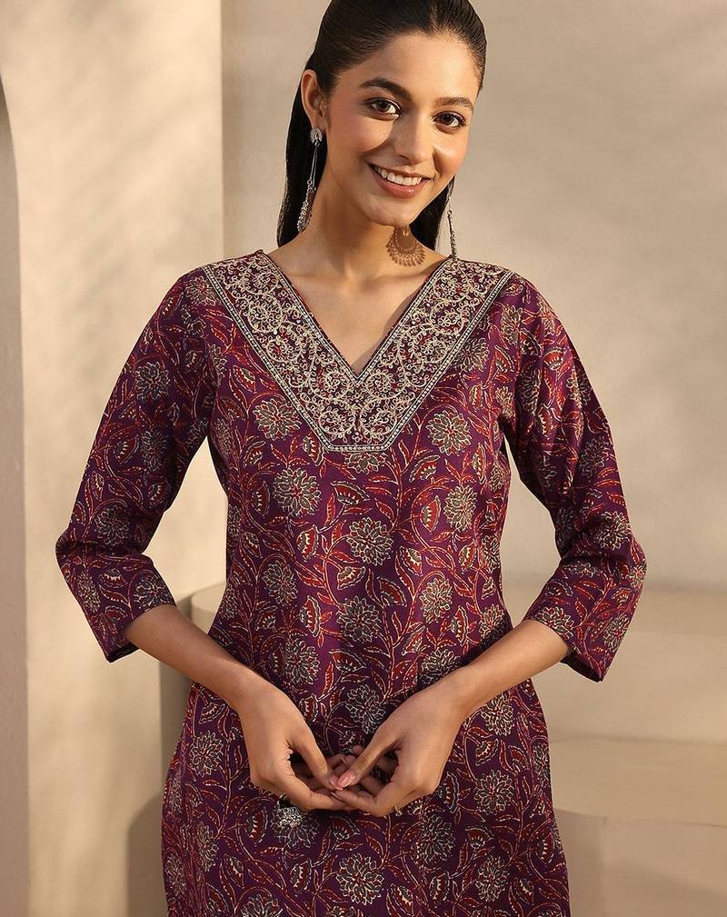 women floral printed regular kurta with trousers & with dupatta