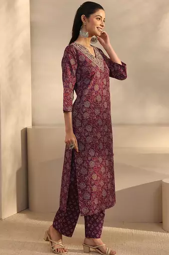 women floral printed regular kurta with trousers & with dupatta