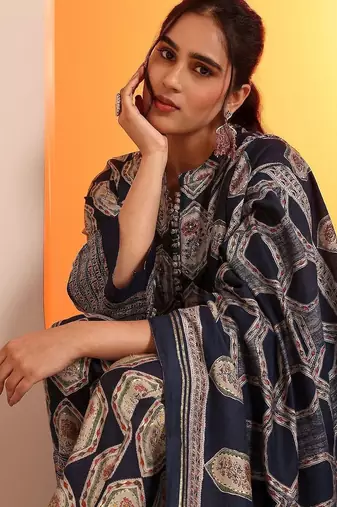 women ethnic motifs embroidered regular kurti with palazzos & with dupatta