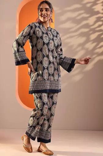 women ethnic motifs embroidered regular kurti with palazzos & with dupatta