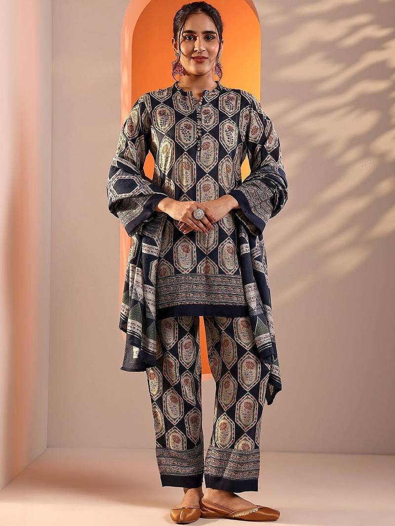 women ethnic motifs embroidered regular kurti with palazzos & with dupatta