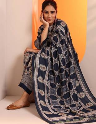 women ethnic motifs embroidered regular kurti with palazzos & with dupatta 5