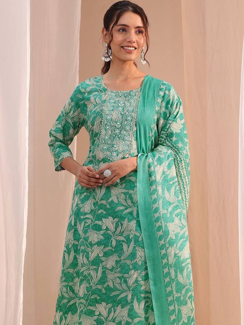 women floral printed regular thread work kurta with trousers & with dupatta