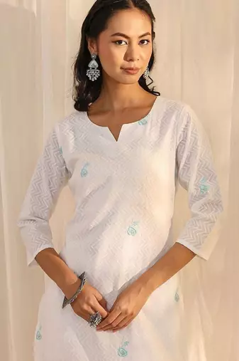 women ethnic motifs regular thread work kurta with trousers & with dupatta