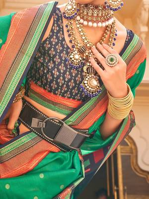 Teal woven design jaali silk blend banarasi saree 3