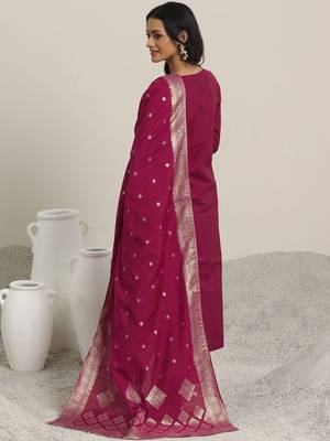 women round neck regular straight kurta with trousers & dupatta 4