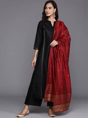 women ethnic motifs embroidered regular kurta with palazzos & dupatta 4