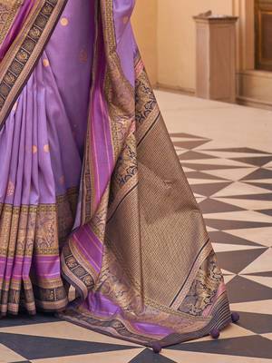 Lavender woven design jaali silk blend banarasi saree 4