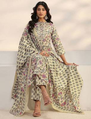 women floral printed regular thread work kurta with trousers & with dupatta 1