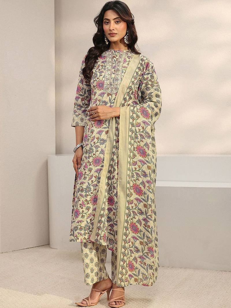 women floral printed regular thread work kurta with trousers & with dupatta