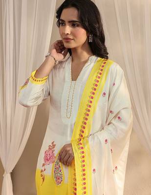 off white printed muslin straight suit set with dupatta 4