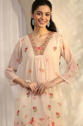 women floral printed regular thread work kurta with trousers & with dupatta