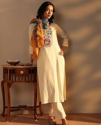 women ethnic motifs embroidered regular thread work chanderi silk kurta with trousers & with dupatta 2