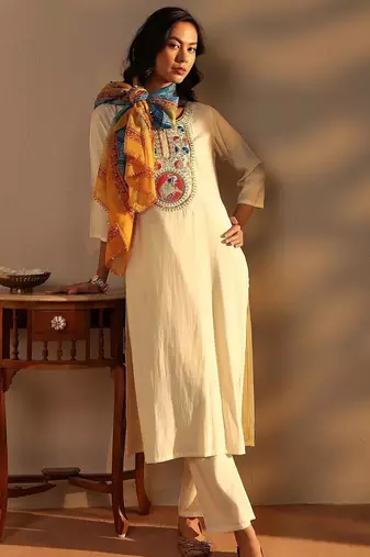 women ethnic motifs embroidered regular thread work chanderi silk kurta with trousers & with dupatta