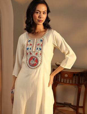 women ethnic motifs embroidered regular thread work chanderi silk kurta with trousers & with dupatta 3