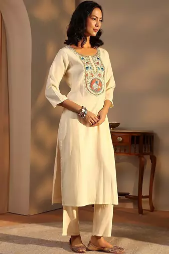 women ethnic motifs embroidered regular thread work chanderi silk kurta with trousers & with dupatta