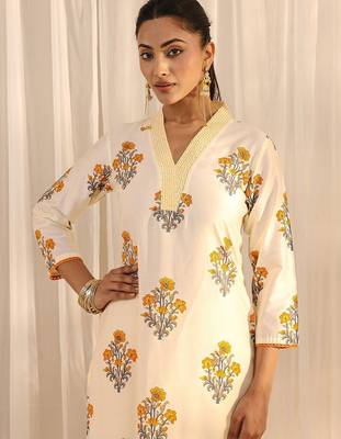 off white floral printed chanderi silk straight suit set with dupatta 5