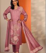 women floral printed regular kurta with trousers & with dupatta