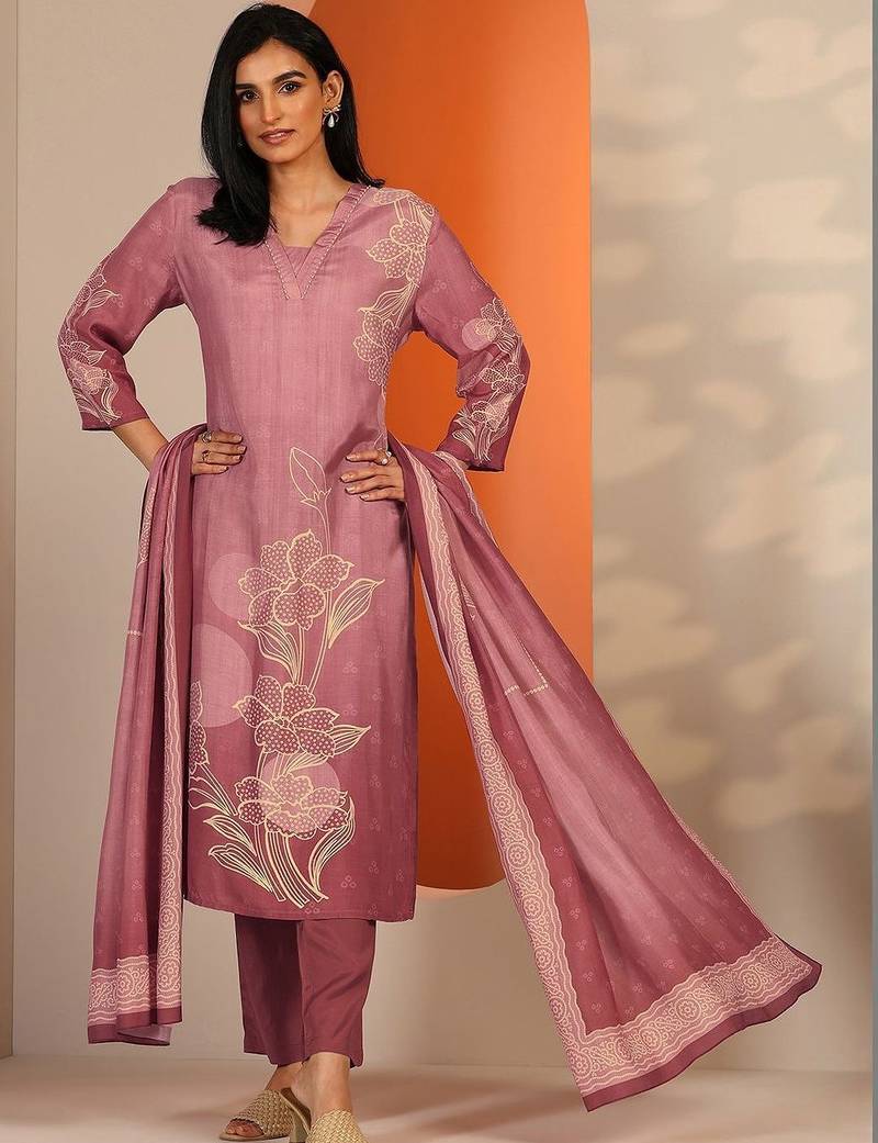 women floral printed regular kurta with trousers & with dupatta