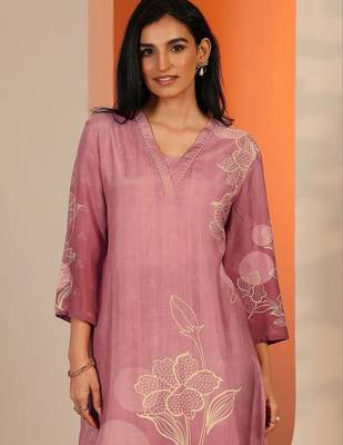 women floral printed regular kurta with trousers & with dupatta 4
