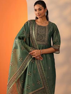 geometric printed straight kurta with trousers and dupatta 2