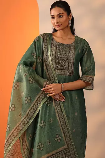 geometric printed straight kurta with trousers and dupatta
