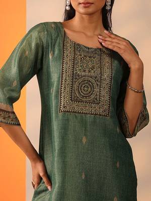 geometric printed straight kurta with trousers and dupatta 3