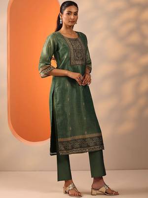 geometric printed straight kurta with trousers and dupatta 4