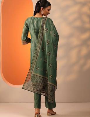 geometric printed straight kurta with trousers and dupatta 5