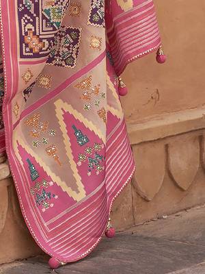 Cream cream & maroon leheriya printed gotta patti organza banarasi saree 4