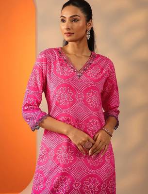bandhani printed v-neck sequinned straight kurta with trouser and dupatta 6