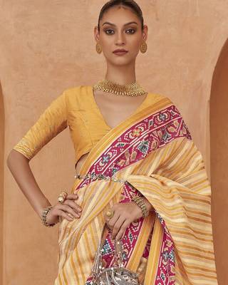 Cream cream & pink leheriya printed zari organza banarasi saree 3