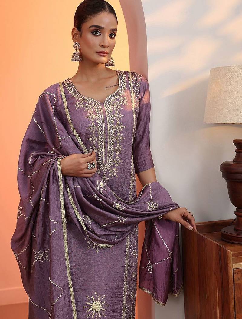 women ethnic motifs embroidered regular kurta with trousers & dupatta