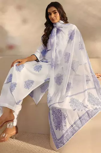 women floral printed regular kurta with palazzos & with dupatta