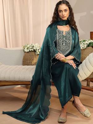 women ethnic motifs embroidered regular kurta with palazzos & with dupatta 2