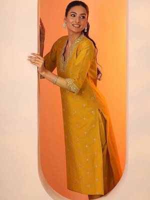 women ethnic motifs embroidered regular sequinned kurta with salwar 2