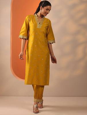 women ethnic motifs embroidered regular sequinned kurta with salwar 7