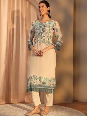 off white floral printed crepe straight suit set with dupatta 3