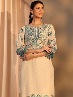 off white floral printed crepe straight suit set with dupatta 4