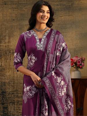 burgundy bandhani cotton blend straight suit set 3