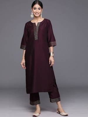 women ethnic motifs regular thread work kurta with trousers 1