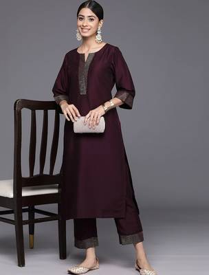 women ethnic motifs regular thread work kurta with trousers 2