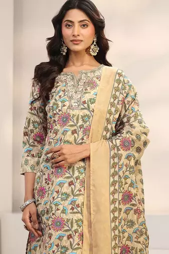 women floral printed regular thread work kurta with trousers & with dupatta