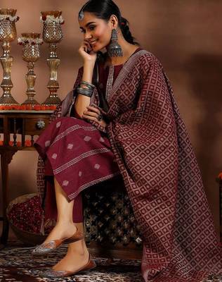 women ethnic motifs regular thread work kurta with trousers & with dupatta 2