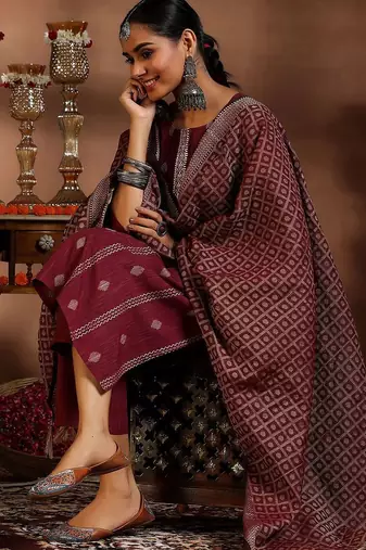 women ethnic motifs regular thread work kurta with trousers & with dupatta
