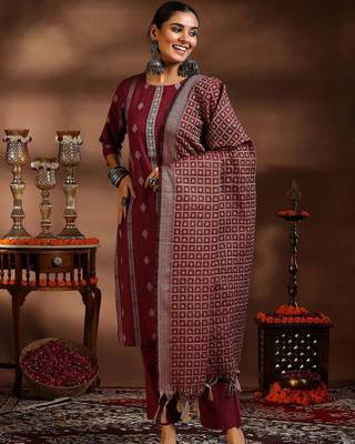 women ethnic motifs regular thread work kurta with trousers & with dupatta 1